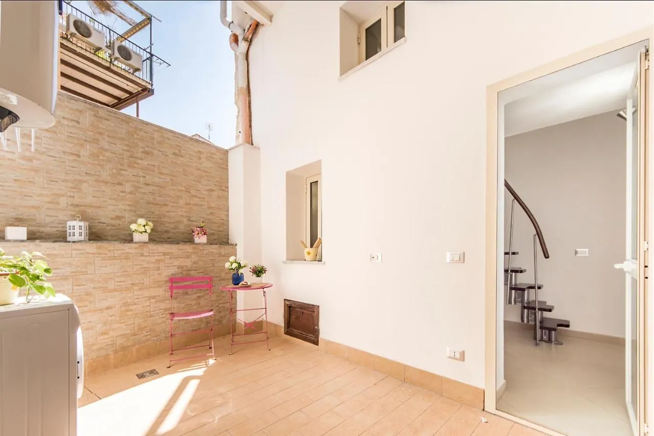 Casa Marty Villa Mondello Italy